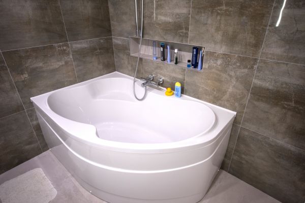 Large Bathtub Installation in San Antonio