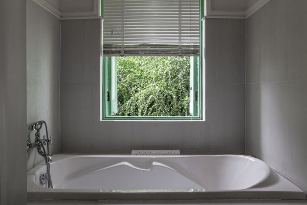 Fiberglass Tub Installation in San Antonio